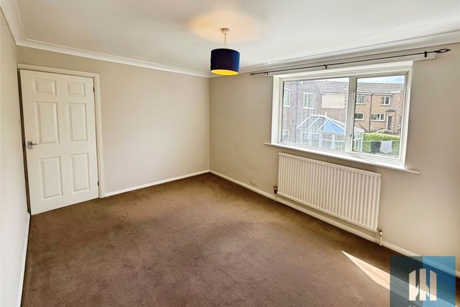 3, Far View Bank, Huddersfield photo 5