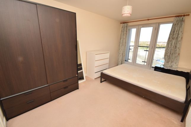 Flat to rent in Parkhouse Court, Hatfield