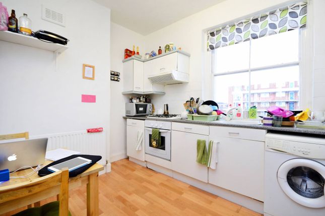 Thumbnail Flat to rent in Albion Road, Newington Green, London