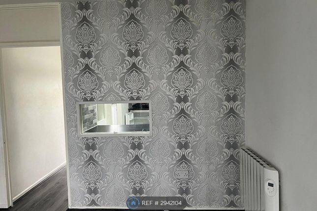 Flat, Spon Gate House, Coventry photo 3