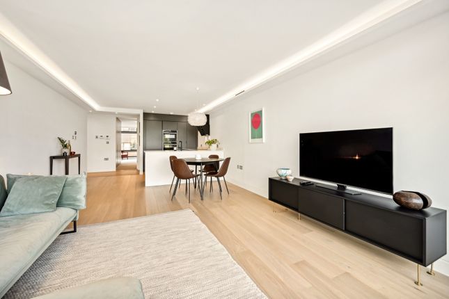 Flat for sale in Albert Embankment, Lambeth