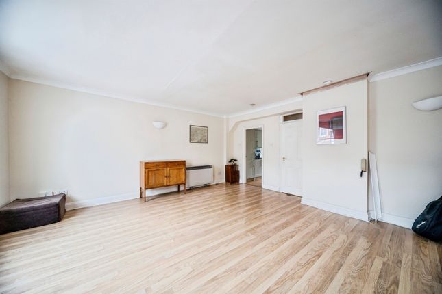 Flat 1, 17, Cofferidge Close, Milton Keynes photo 4