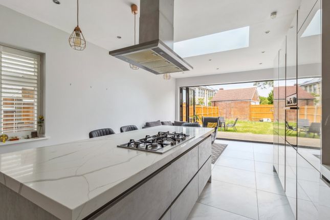 1, Hillview Road, Pinner photo 4