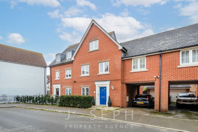 Town house for sale in Meadow Crescent, Purdis Farm