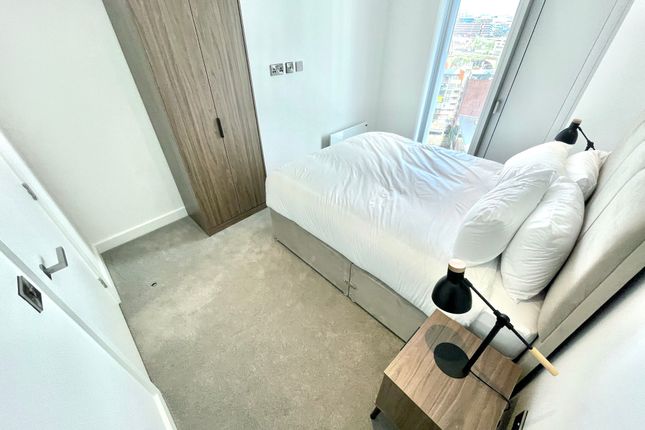 1-bed flat on Deansgate Square (NEX), South Tower, Manchester, £1,650/mo