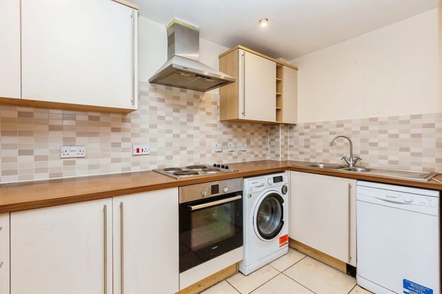 25, Broka Court, Pine Street, Aylesbury photo 4