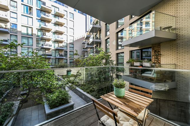 Flat 210, London photo 4