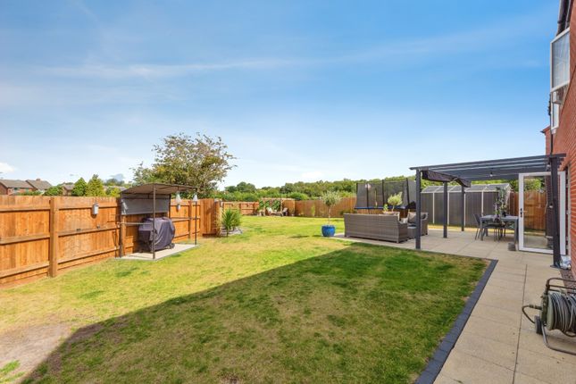 21, Bunting Drive, Nottingham photo 4