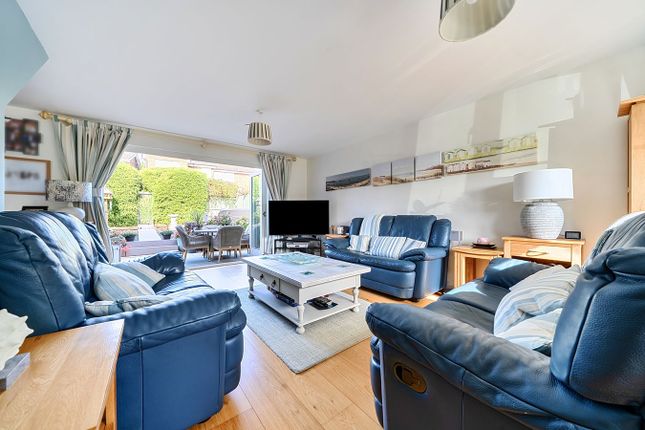 4, Hardinge Place, Toddington photo 2