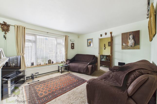 90, CHARLES DRIVE, ROCHESTER photo 2