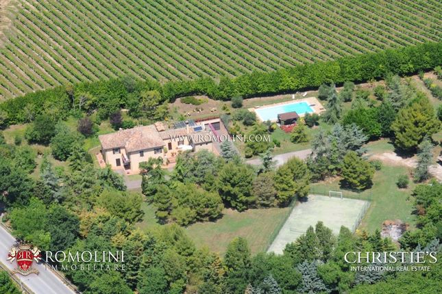 Thumbnail Farm for sale in Ancona, Marche, Italy