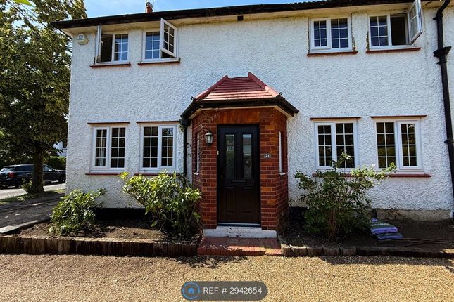Heath Drive, Potters Bar photo 2