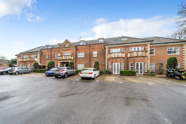Thumbnail Flat for sale in Wellesley Court, Dukes Ride, Crowthorne, Berkshire