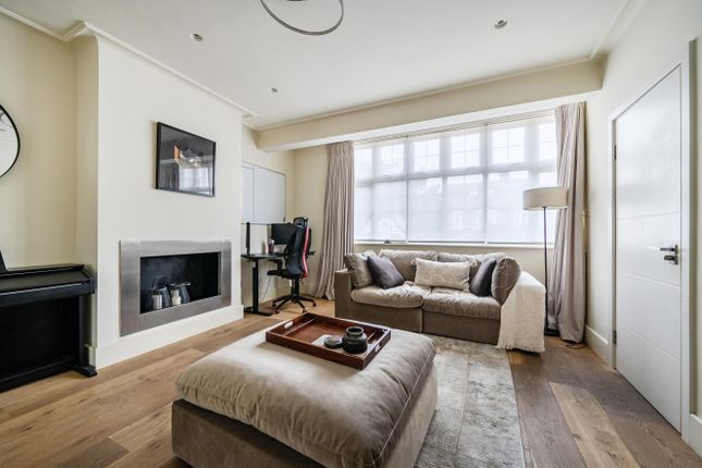 71, Chanctonbury Way, Woodside Park photo 2