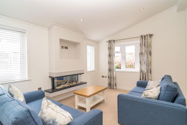 200 Temple Grove, Bakers Lane, Chelmsford photo 2