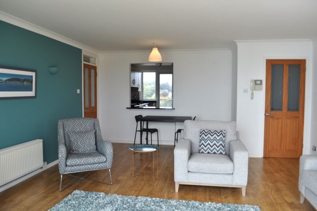 12, Highcliffe Court, Swansea photo 3