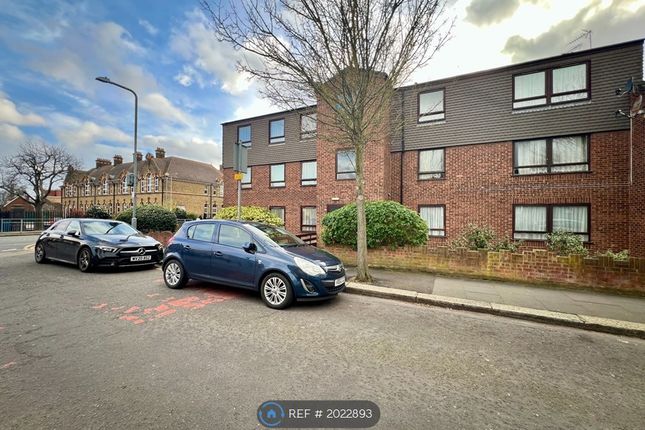 Thumbnail Flat to rent in Hastingwood Court, Ilford