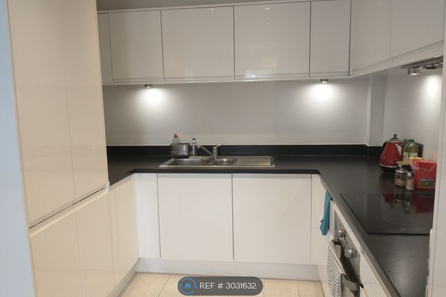 Flat, Cowan House Greenwich High Road, London photo 3