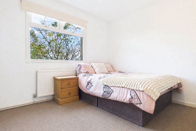 123, Staplefield Drive, Brighton photo 2