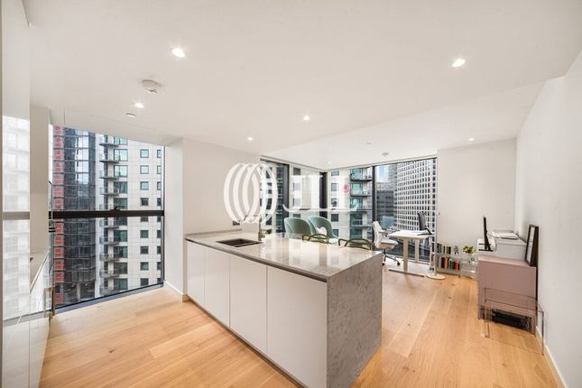 Flat for sale in Marsh Wall, London