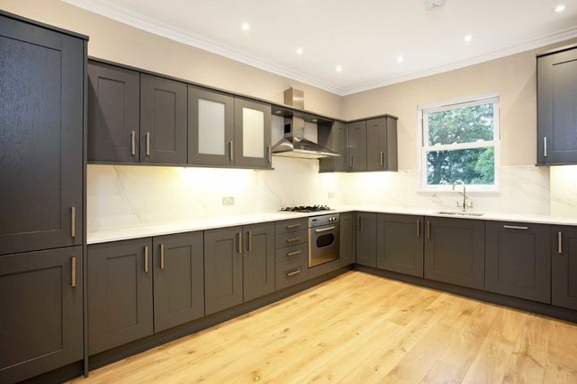 Flat for sale in Halford Road, Richmond