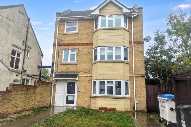 2 Bedroom Flat in WD18 7QG