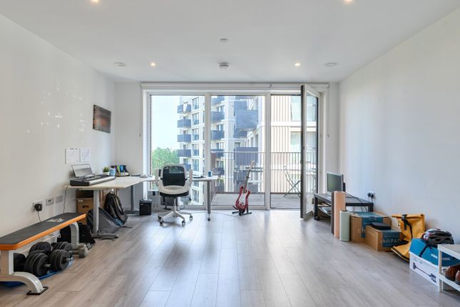7 Chatteris Way, London photo 4