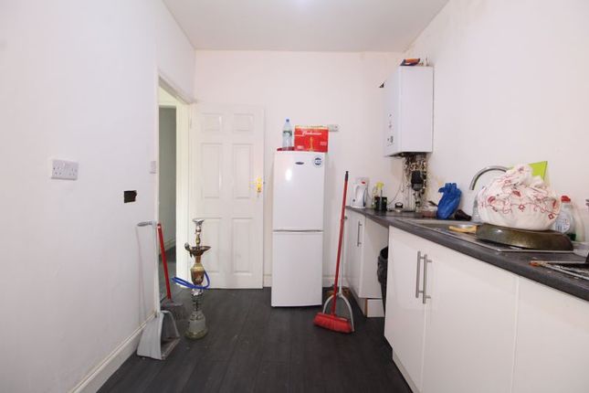 Terraced house for sale in Leagrave Road, Luton
