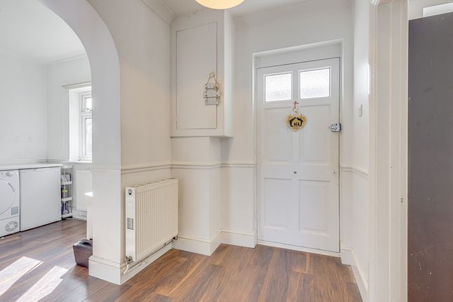 21, Fairview Drive, Westcliff-on-sea photo 3