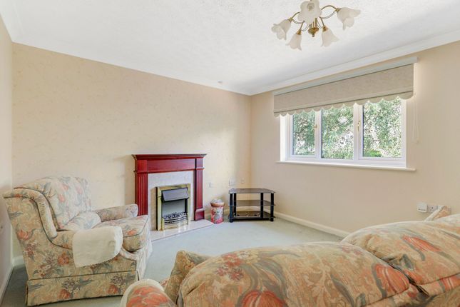 42 Brookdale Court, Nottingham photo 2
