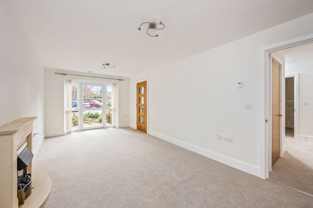8 Foxmead Court Meadowside, Pulborough photo 4