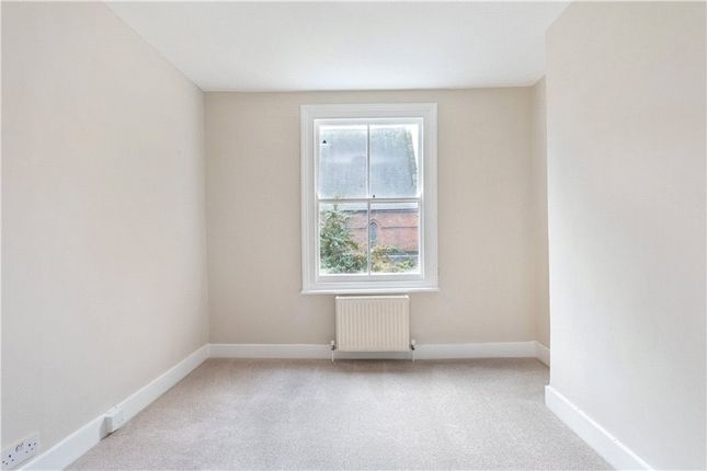 Terraced house for sale in Henshaw Street, London