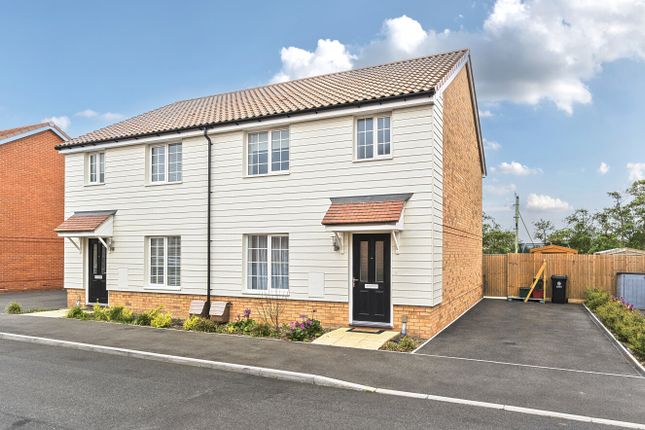 8, Sanderling Close, Frinton-on-Sea photo 2