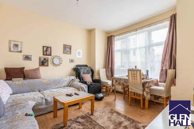 Terraced house for sale in Oakleigh Road South, London