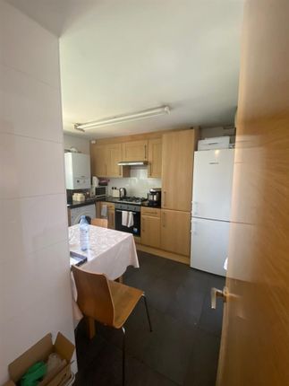 5 Foster Court, Foster Street, London photo 5