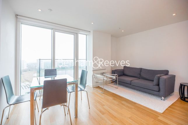 Flat to rent in Woodberry Grove, Highgate