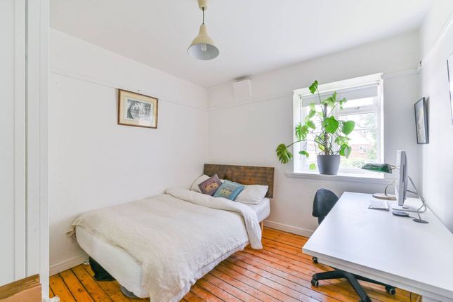 Flat for sale in The Woodlands, Upper Norwood, London