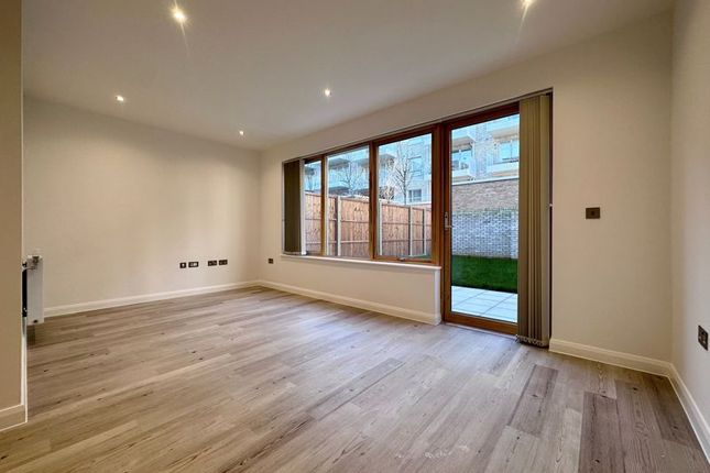 7 Hume Terrace, Barking photo 3
