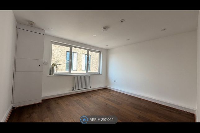 Flat, North End, Croydon photo 5