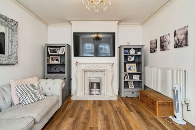 64, Upper Cliff Road, Great Yarmouth photo 4