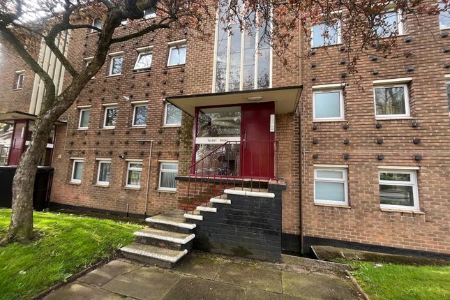 Flat to rent in Church Road, Erdington, Birmingham