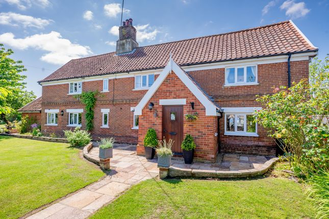 Thumbnail Detached house for sale in Greengate, Swanton Morley, Dereham