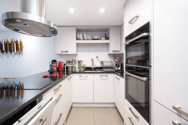 2-bed flat on Mile End Road, Whitechapel, £450,000