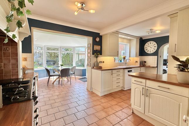 8 Wren Close, Hightown, Ringwood photo 4
