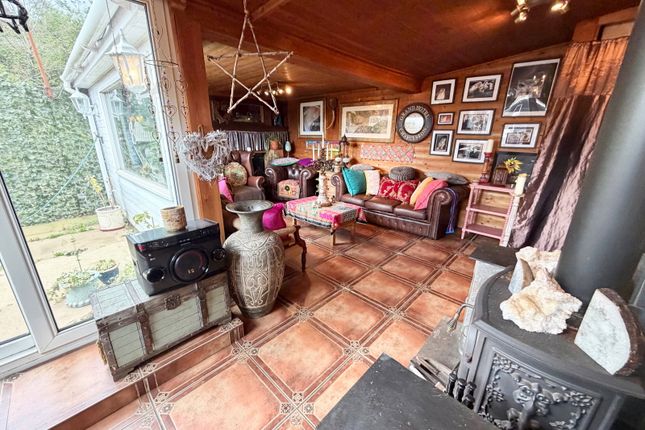 64, Nagersfield Road, Brierley Hill photo 4