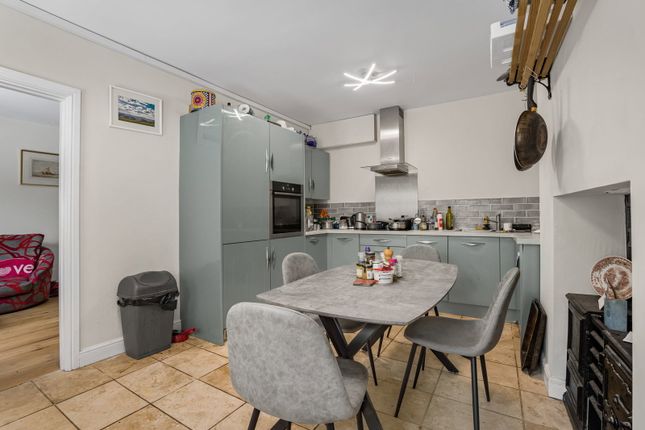 Hazelwood,Flat 2, Tudor Lodge Drive, Cheltenham photo 3