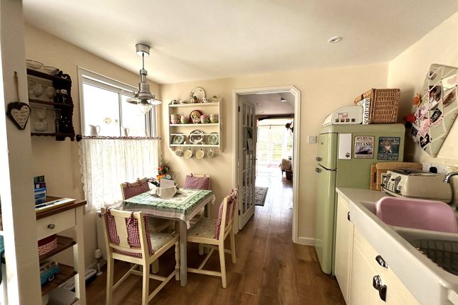 Thimble Cottage, 74C, East Street, Somerset photo 2
