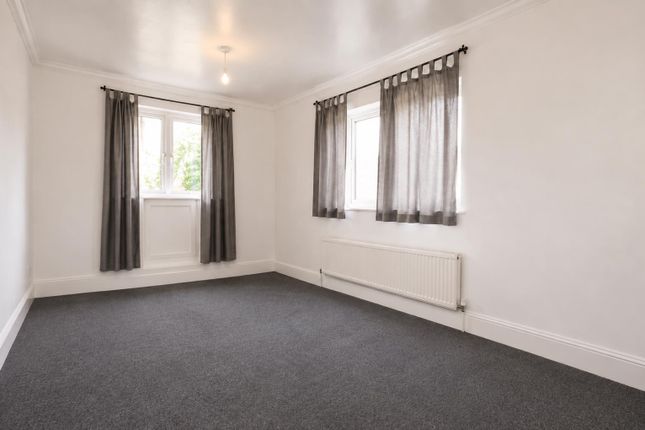 84, Cecil Avenue, Wembley photo 3