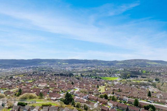 21 Heol Cwarrel Clark, Caerphilly photo 3