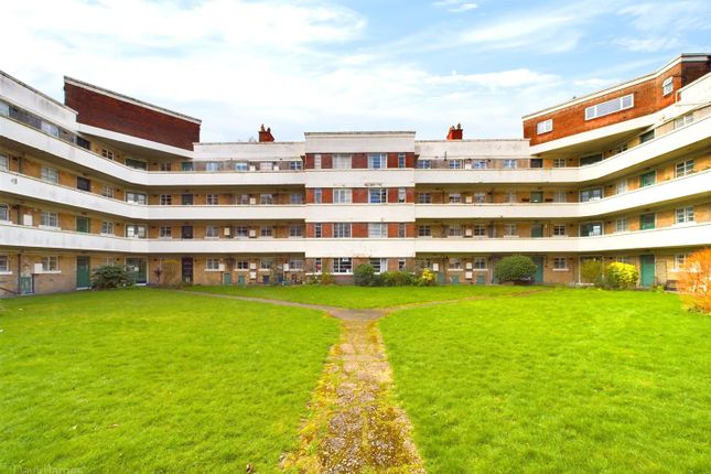 Thumbnail Flat for sale in Mansfield Court, Mansfield Road, Nottingham